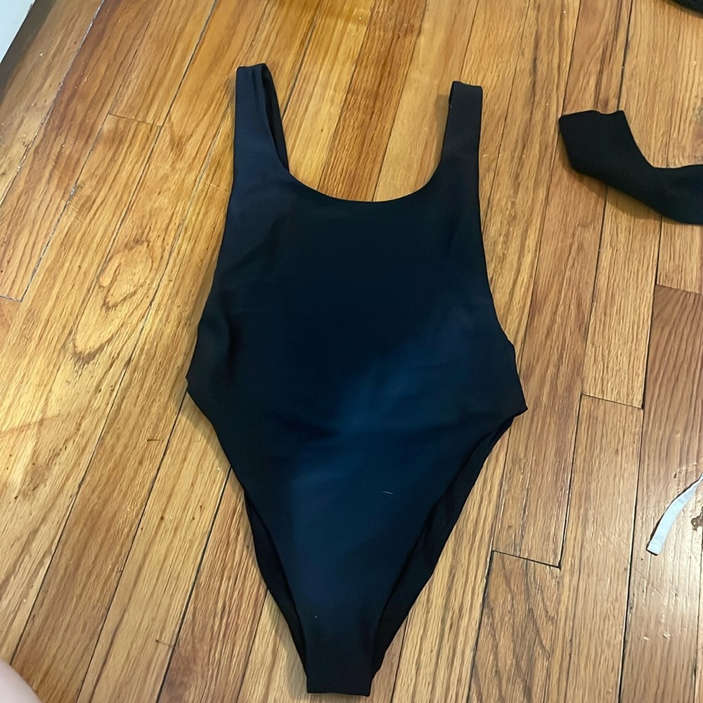 Aerie black low cut one piece swimsuit - Picture 2 of 5